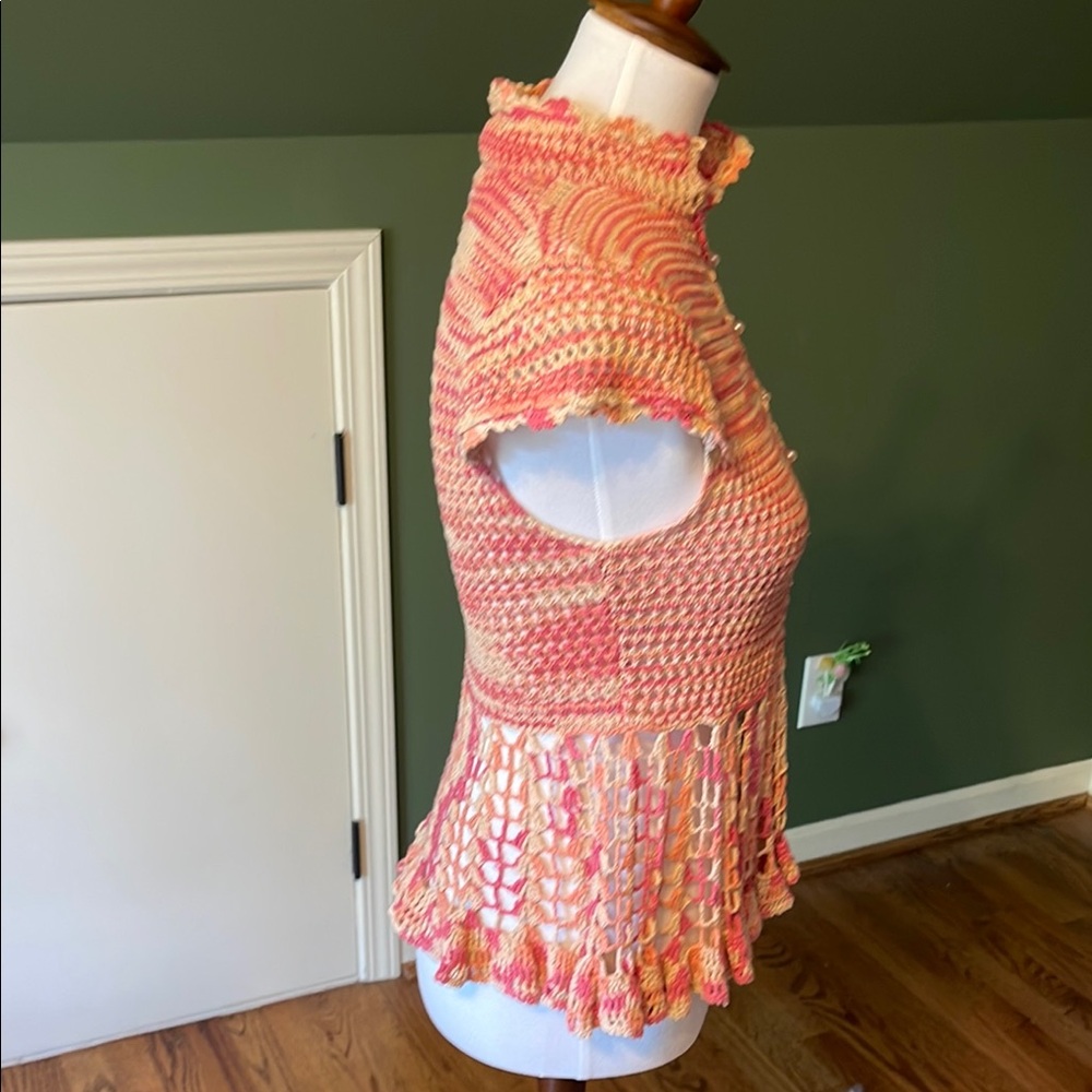Elegant Crochet Free People Women's Top in coral, pink and Cream - Picture 6 of 12
